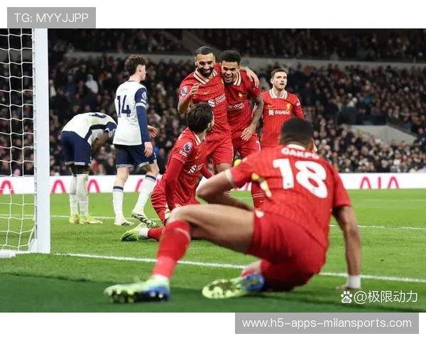 利物浦断球后萨拉赫闪击破门